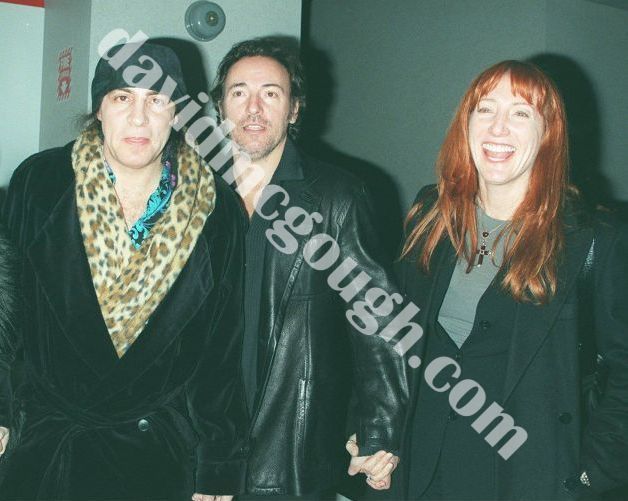 Bruce Sprinsteen with Little Steven and Patti Scialfa 1999, NY.jpg